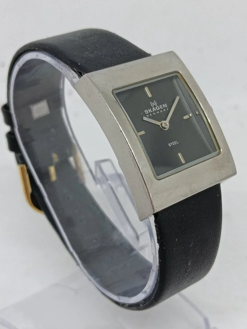 Skagen 227SSLB Women's 24mm x 31mm Rectangle Dial S/Steel Quartz Watch NEW BATT